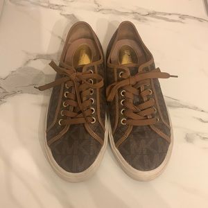 🔥🔥Michael Kors Sneakers 🔥